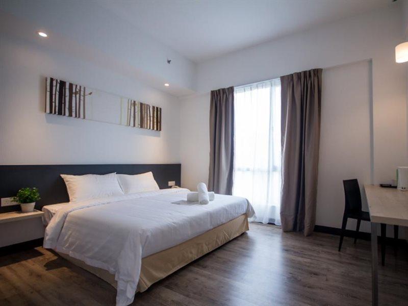 Fuller Hotel Кулим Екстериор снимка