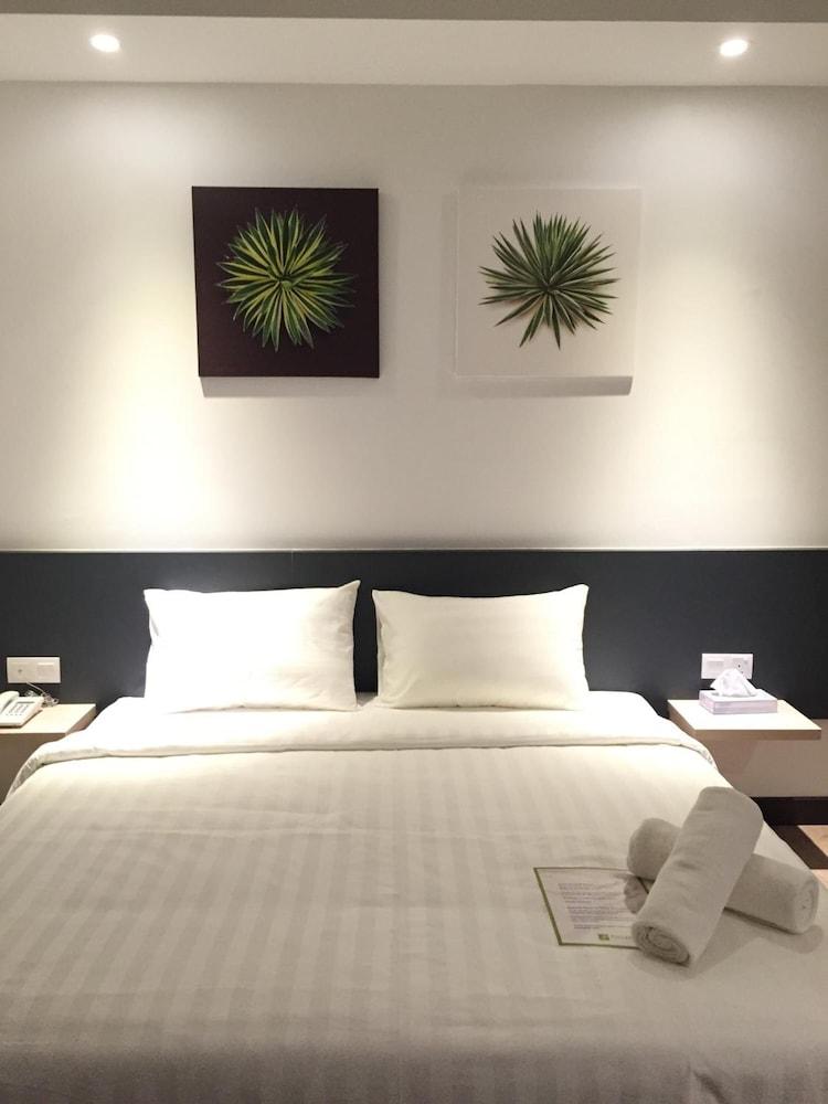 Fuller Hotel Кулим Екстериор снимка