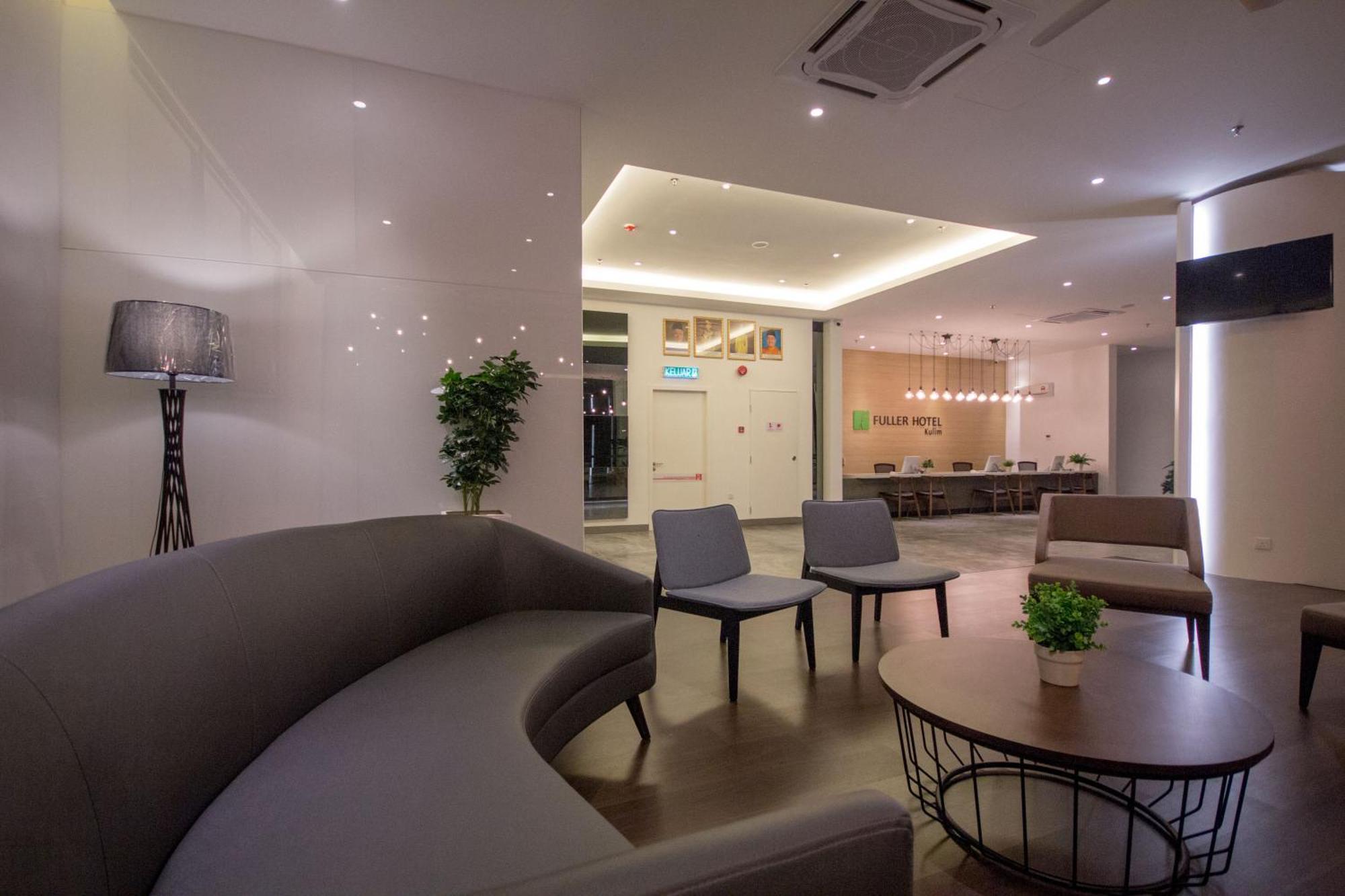 Fuller Hotel Кулим Екстериор снимка