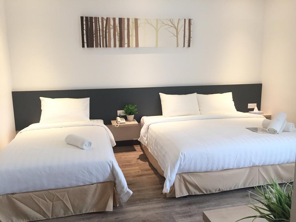 Fuller Hotel Кулим Екстериор снимка
