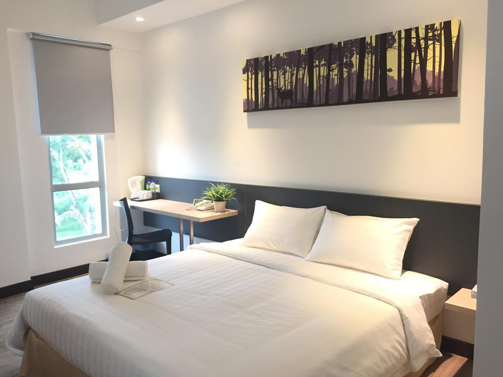 Fuller Hotel Кулим Екстериор снимка