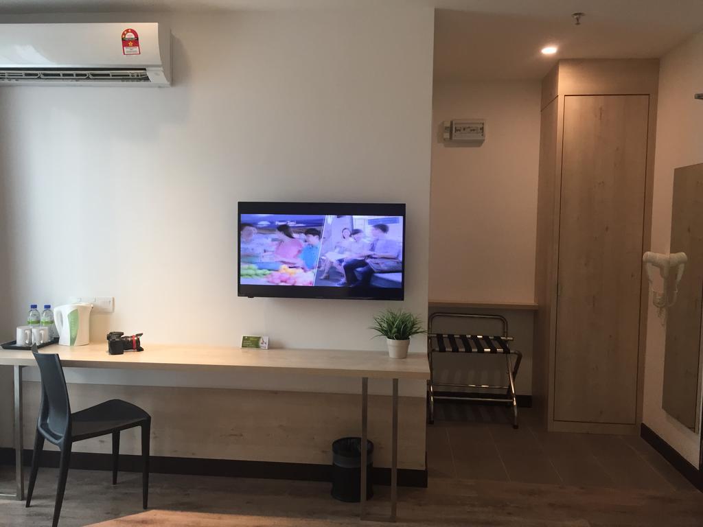 Fuller Hotel Кулим Екстериор снимка