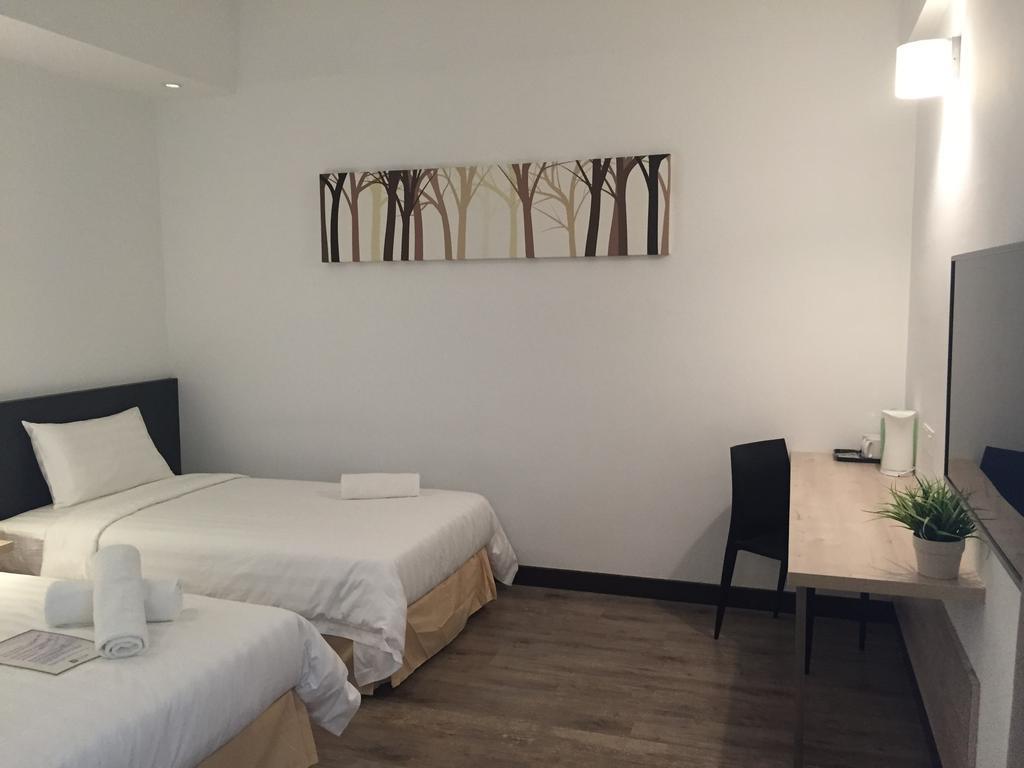 Fuller Hotel Кулим Екстериор снимка