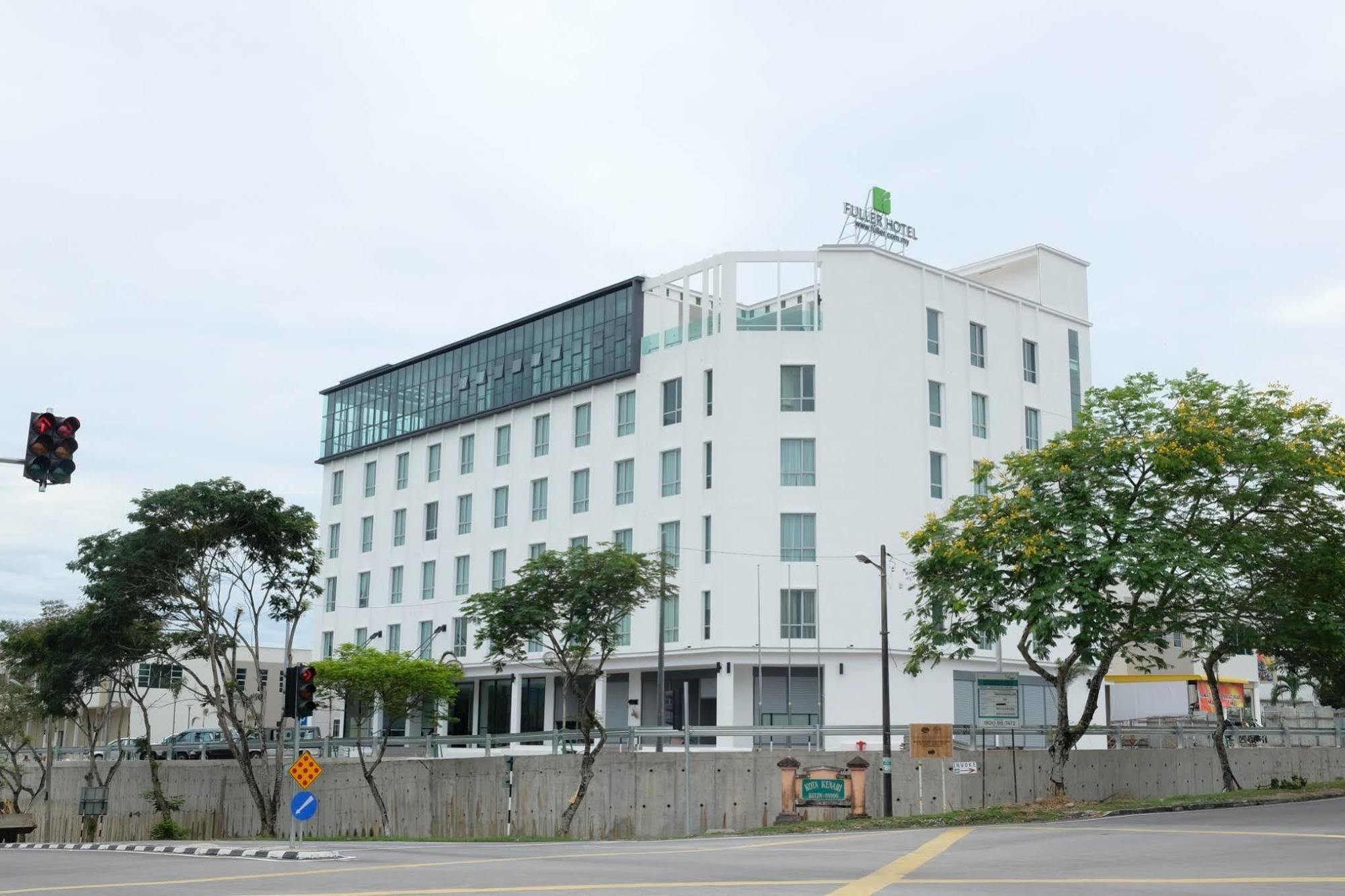 Fuller Hotel Кулим Екстериор снимка