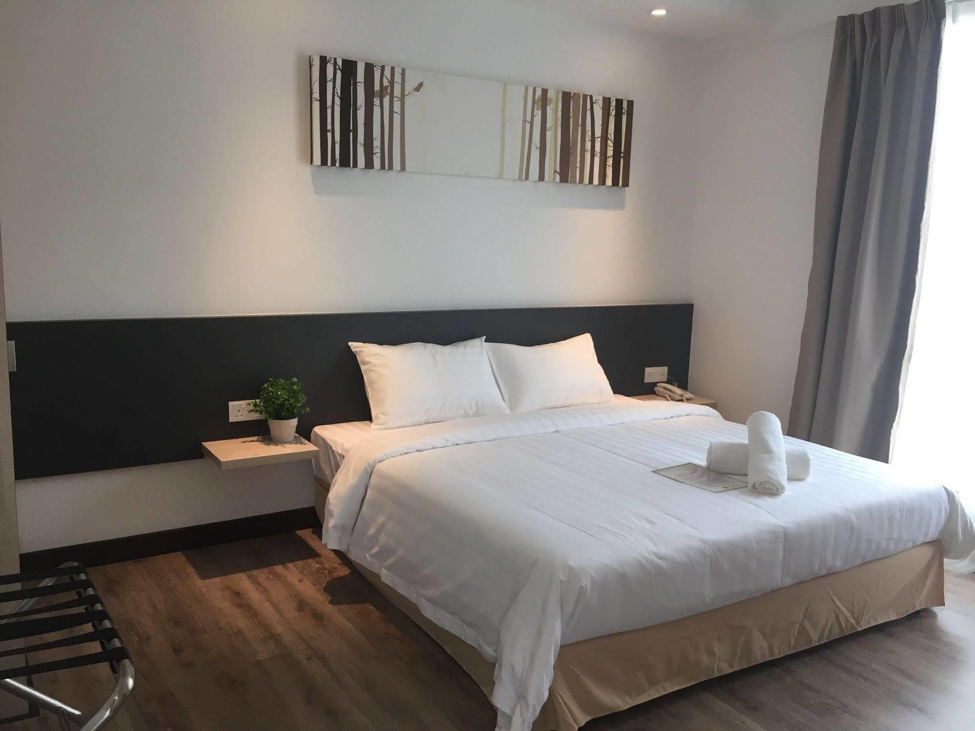 Fuller Hotel Кулим Екстериор снимка